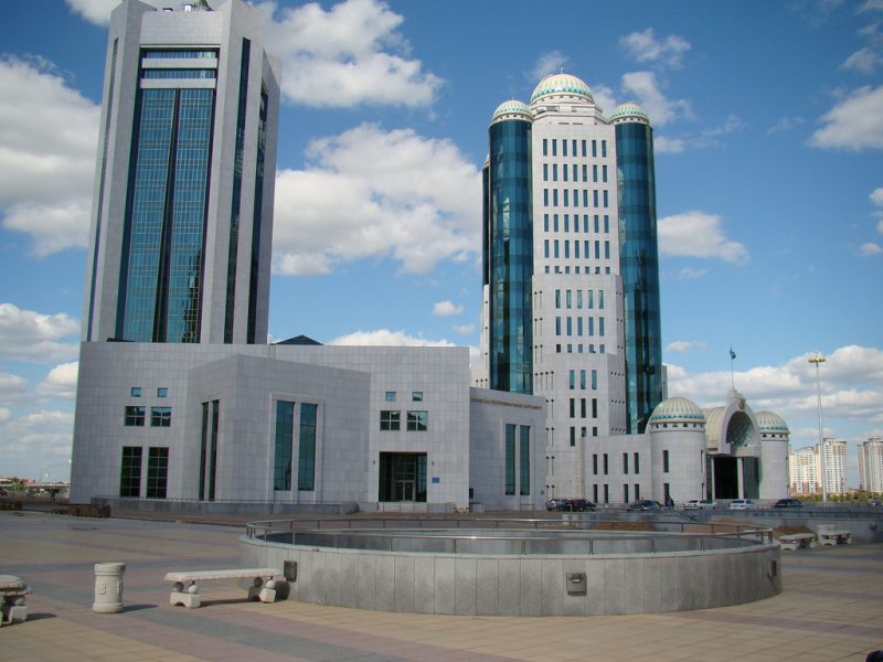 Kazakh Parliament Astana 800x600