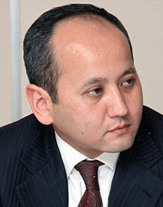 Ex-bank chief in 'world's biggest fraud' case must surrender Ј4bn