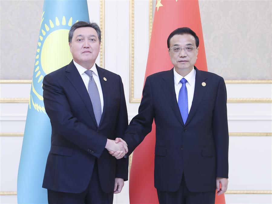 Chinese Premier Li Keqiang meets with Kazakh Prime Minister Askar Mamin in Tashkent, Uzbekistan on Nov. 2, 2019. (Xinhua/Yao Dawei)