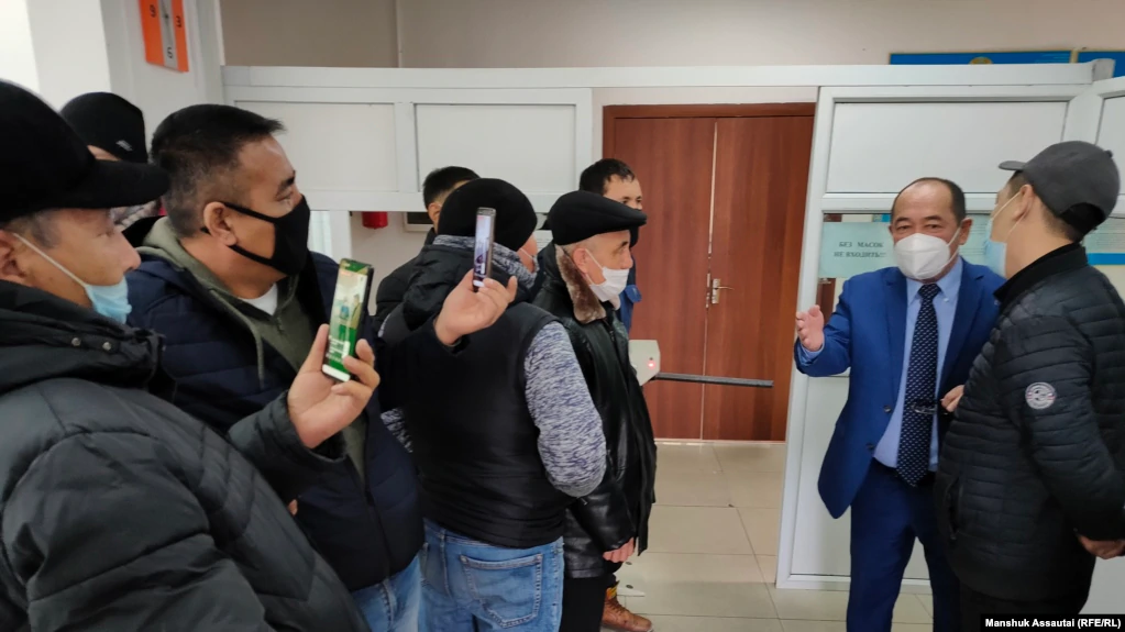 Kazakh Activist Goes On Trial For Ties With Banned Opposition Group