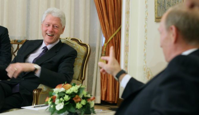 Bill Clinton Meets With Vladimir Putin 670x388